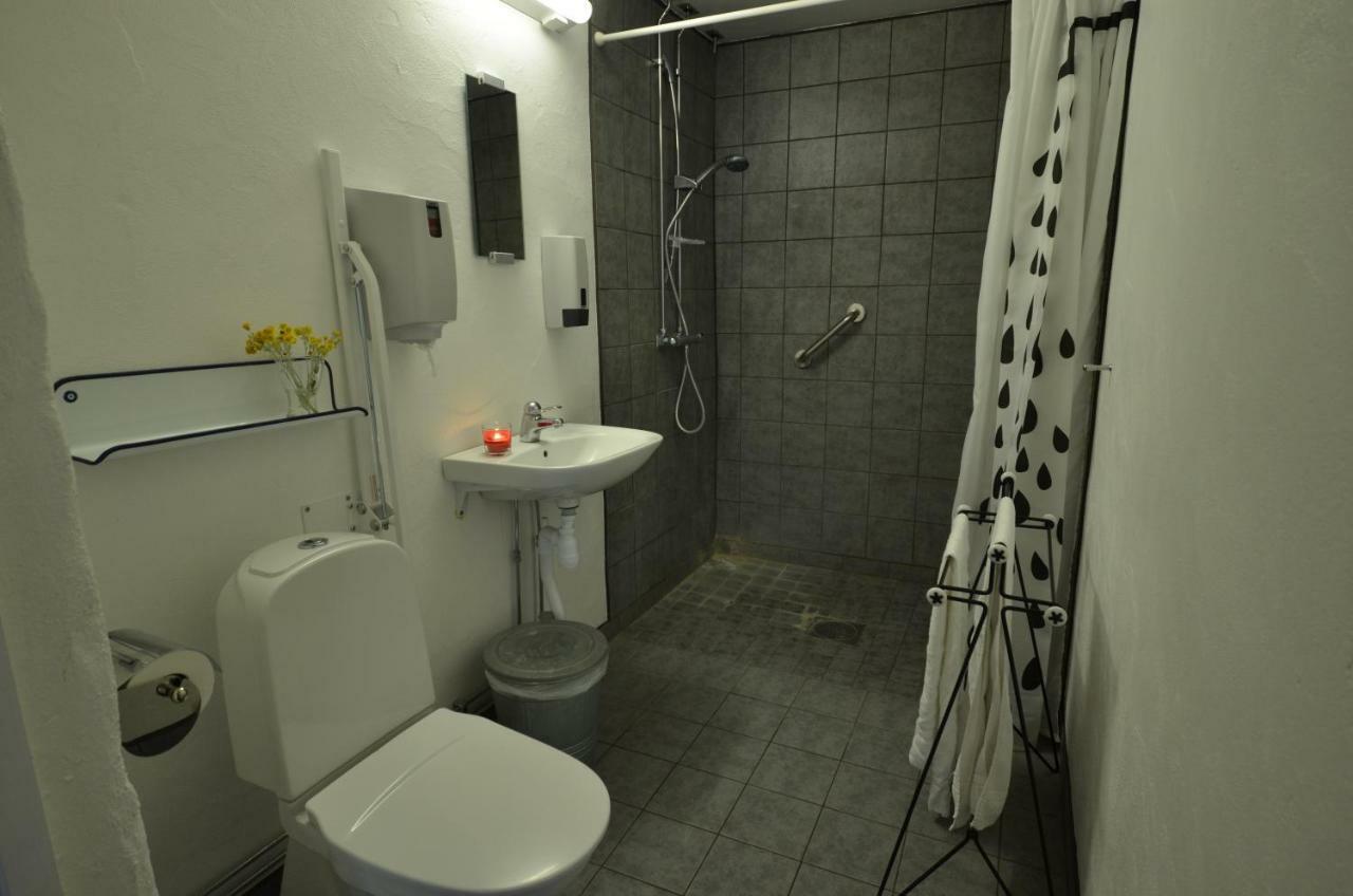 Rosenborgs Friluftspensionat Färjestaden Esterno foto