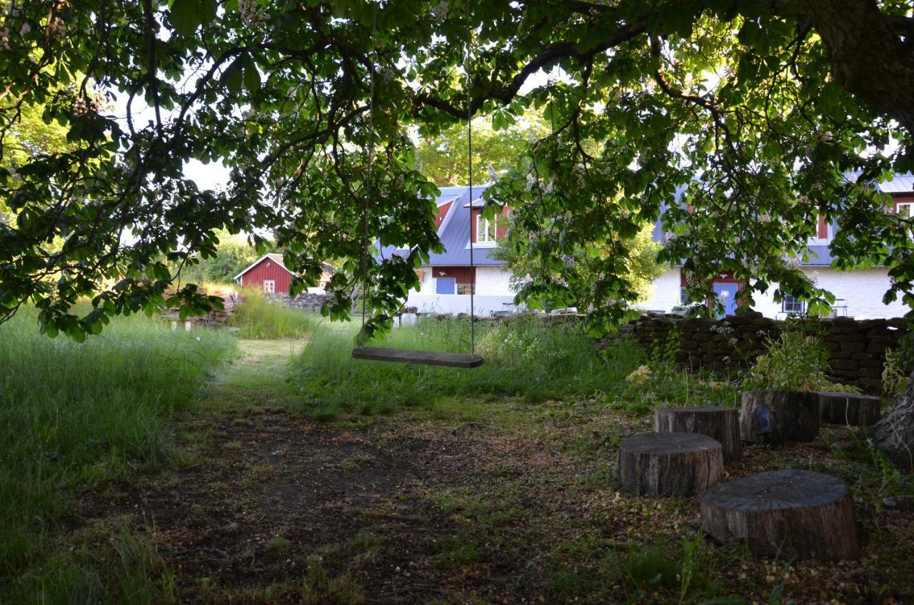 Rosenborgs Friluftspensionat Färjestaden Esterno foto