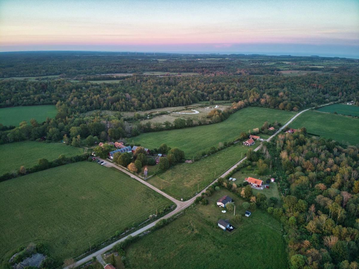 Rosenborgs Friluftspensionat Färjestaden Esterno foto